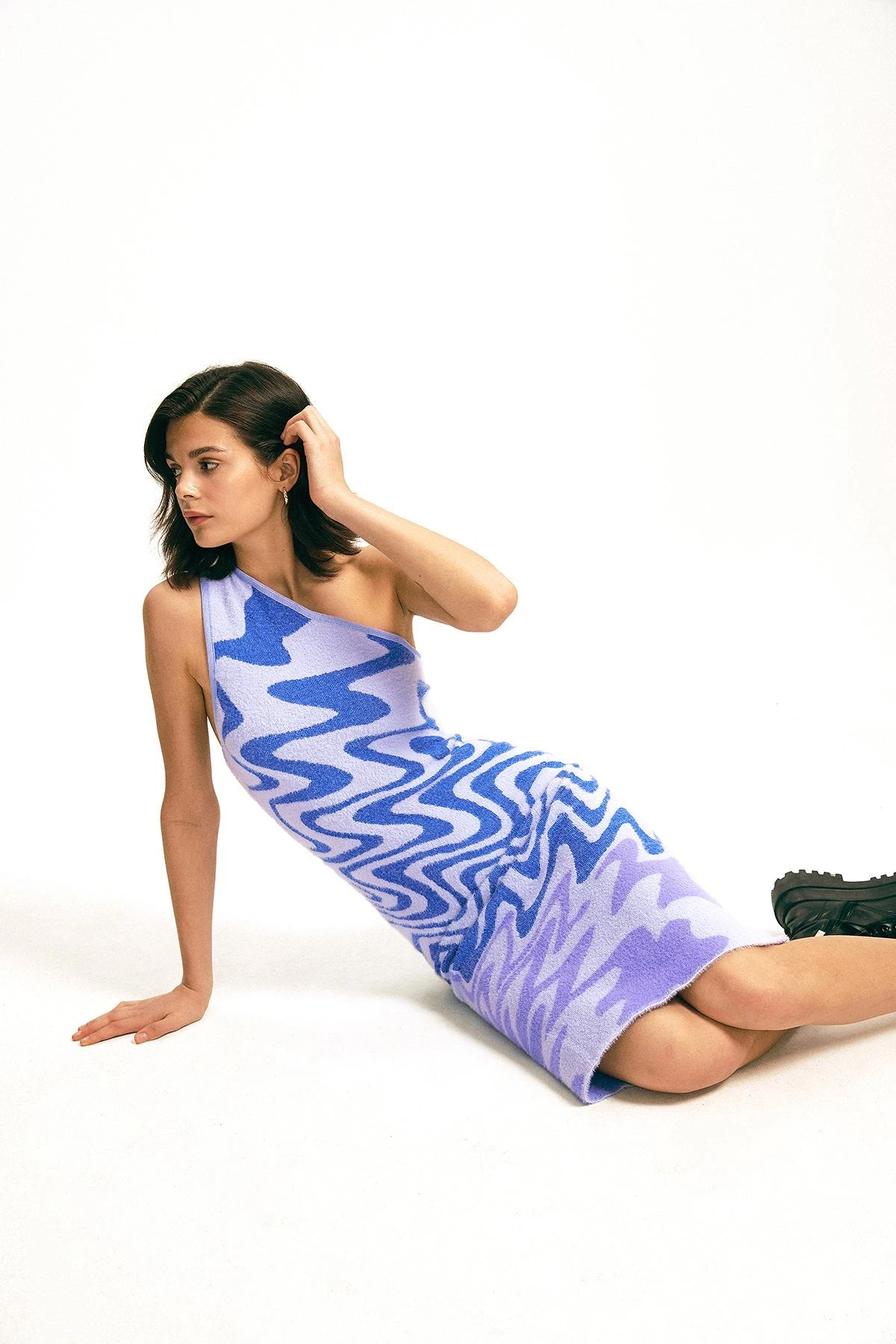 Solado One Shoulder Abstract Print Backless Sweater Dress 3 Solado One Shoulder Abstract Print Backless Sweater Dress - Image 3