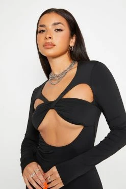 SOLADO Cut Out Twist Front Long Sleeve Bodycon Dress 11 SOLADO Cut Out Twist Front Long Sleeve Bodycon Dress -Solado Shop jpeg f0dfc996 c315 42b5 91ab cfbfe79b94dc 1800x1800